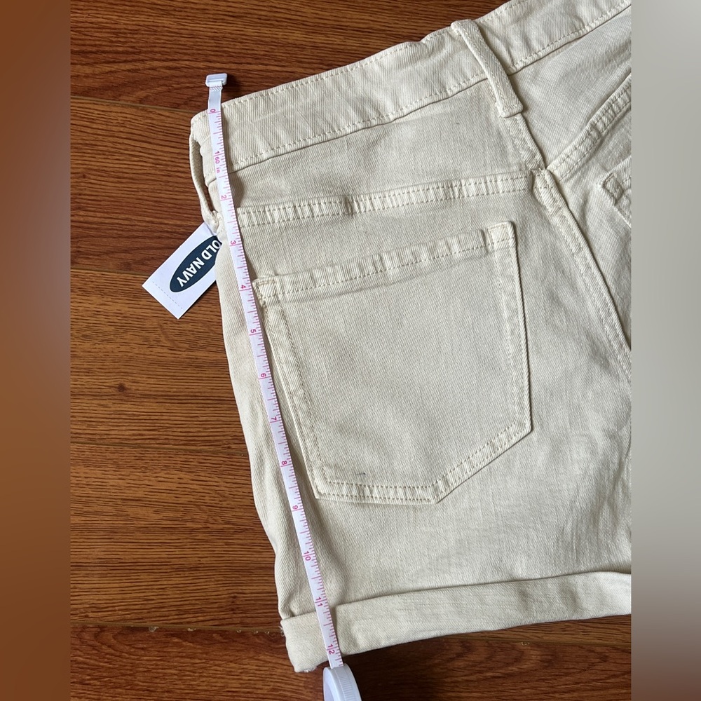 Old Navy High Rise OG Shorts - Picture 4 of 5